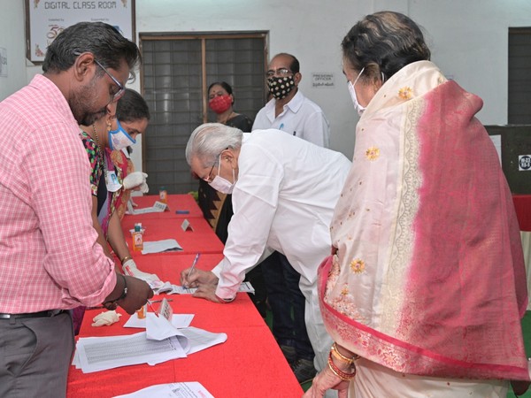 Governor Biswabhusan Harichandan with Lady Governor Suprava Harichandan casting their vote at CVR Govt High School