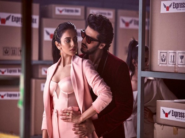 Rakul Preet Singh, Arjun Kapoor in a still from 'Dil Hai Deewana'