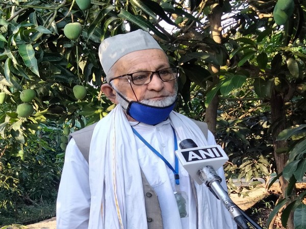 Haji Kalimullah Khan speaking to ANI in Malihabad on Sunday. [Photo/ANI]