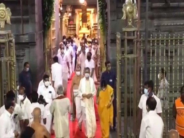 NV Ramana offered prayers at Lord Balaji temple in Turumala on Thursday. [Photo/ANI]