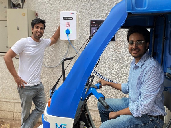 Kazam founders Vaibhav Tyagi and Akshay Shekhar.