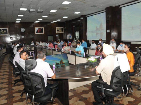 Sukhbir Singh Sandhu chairing a meeting after taking charge as new Uttarakhand chief secretary, in Dehradun on Tuesday. [Photo/ANI]