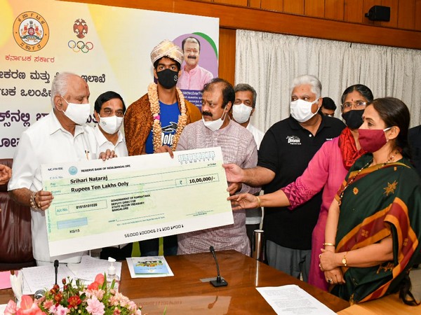 Karnataka CM felicitates Olympic-bound swimmer Srihari Nataraj