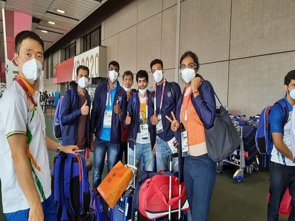 Indian badminton contingent 