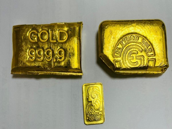 Gold recovered from accused at Delhi Airport. (Photo/ANI)