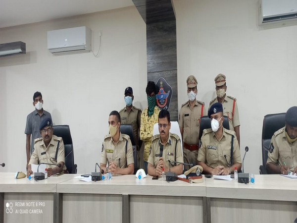 Guntur DIG press meet, accused in standing line (Photo/ANI)