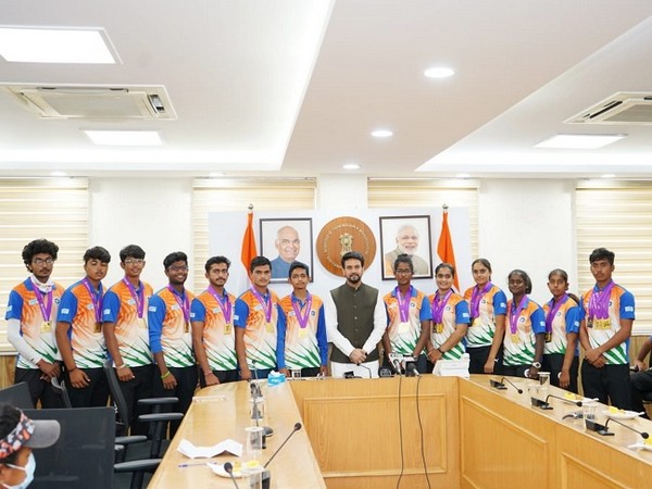 Anurag Thakur with World Youth Archery Championship winners. (Photo/ SAI Media)
