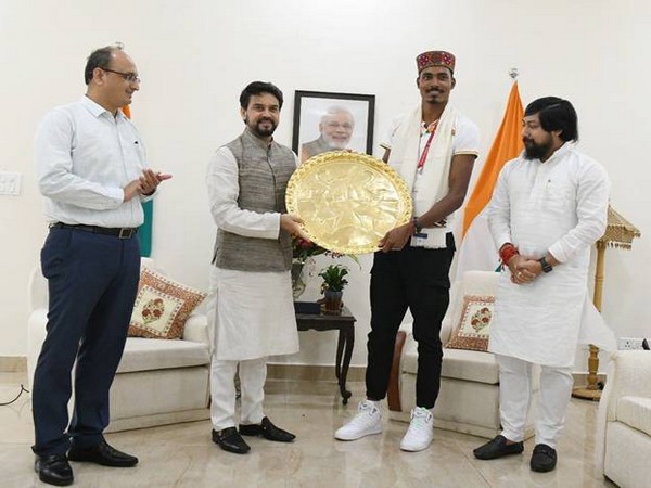 Anurag Thakur felicitates silver medallist Nishad Kumar (Photo/ SAI Media)