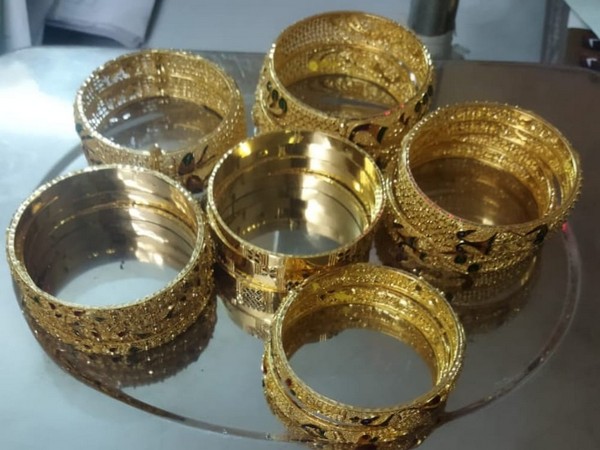 DRI seizes 3.98 Kgs of smuggled gold worth Rs 1.91 cr