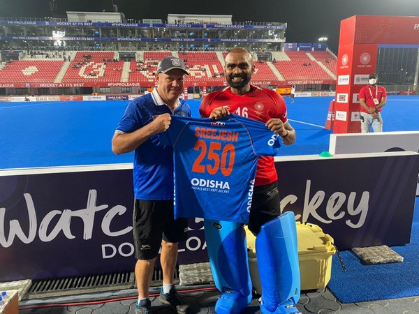 PR Sreejesh with India hockey coach Graham Reid (Image: Hockey India)