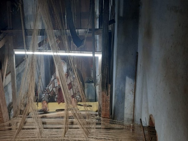 A weaver in Varanasi (Photo:ANI)