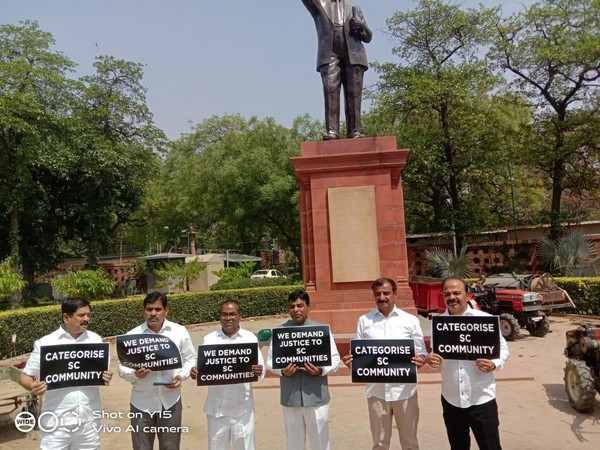 Protesting TRS leaders (Photo/ANI)