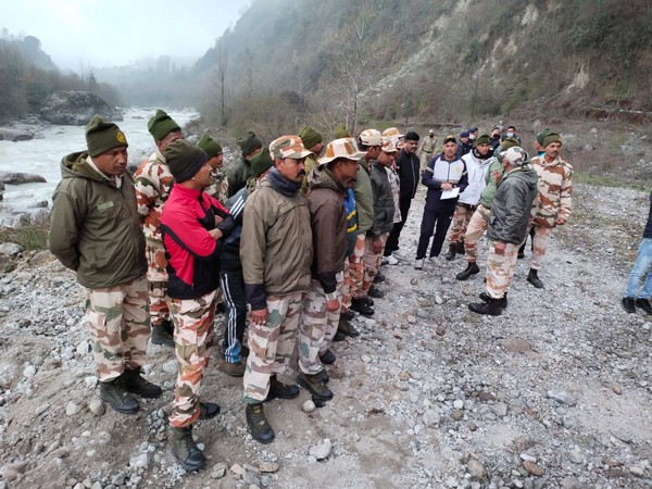 ITBP retrieves corpses of tourist, guide from Lachung river (Photo:ANI)