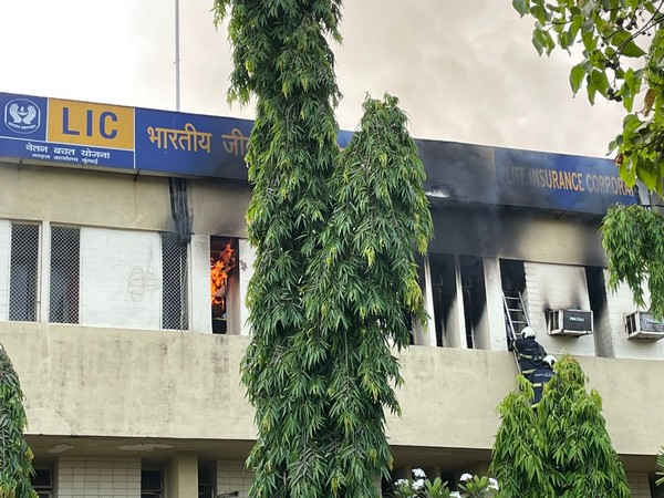 Fire broke out at LIC office building in Mumbai (Photo/ANI)