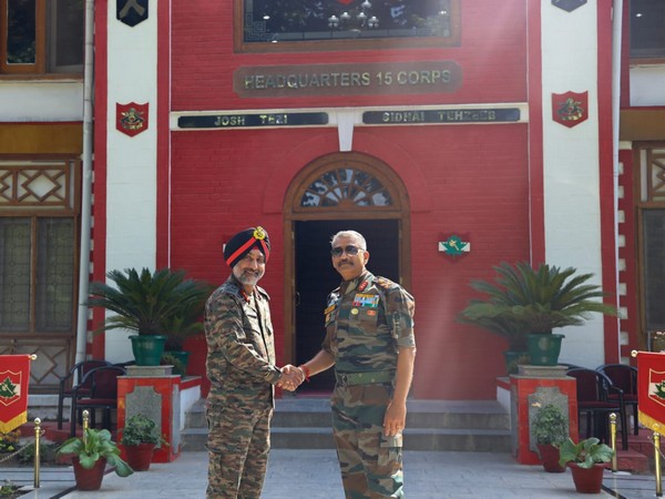 Lieutenant General Amardeep Singh Aujla with Lieutenant Gen DP Pandey.