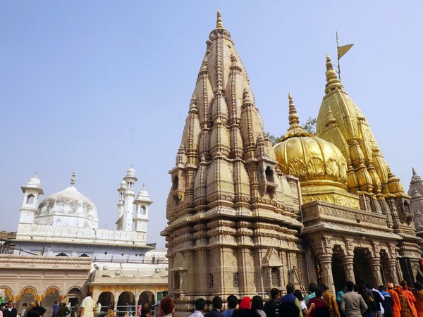 A view of Kashi Vishwanath Temple and Gyanvapi Masjid, in Varanasi (Photo/ANI)