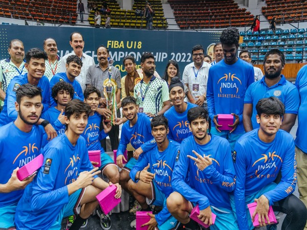 Victorious India basketball team after beating Bangladesh in FIBA U-18 Asian Championship (Image: FIBA)