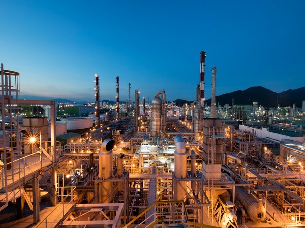Lotte Chemical's Yeosu plant.  (Photo Credit: Lotte Chemical)