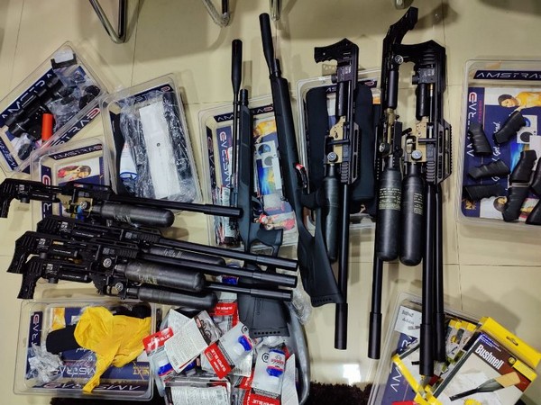 Visual of the airguns siezed at Lucknow airport