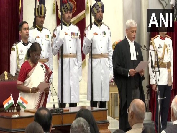 Justice UU Lalit takes oath as 49th Chief Justice of India