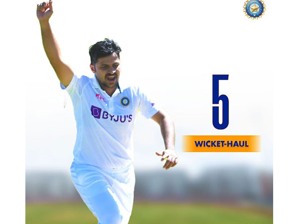 Shardul Thakur celebrating after taking his maiden five-wicket haul in Tests (Image: BCCI Twitter)