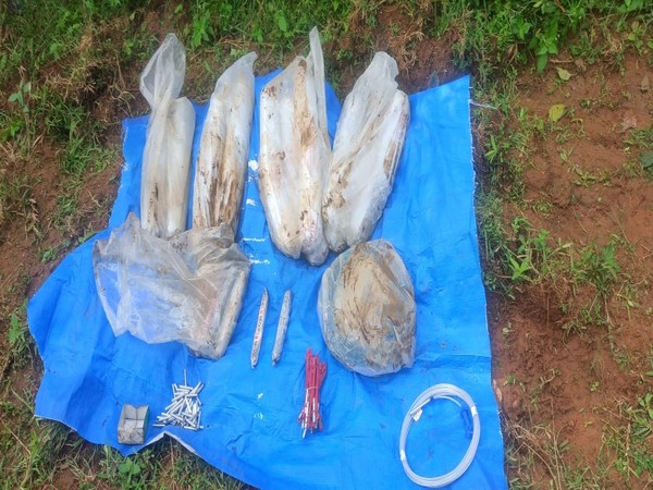 Security forces seized 55 detonators and a country-made pistol from Naxal's possession in Jharkhand  (Photo/ANI) 