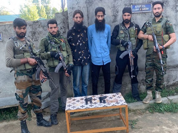 Nabbed terrorists with the J-K polcie personnel