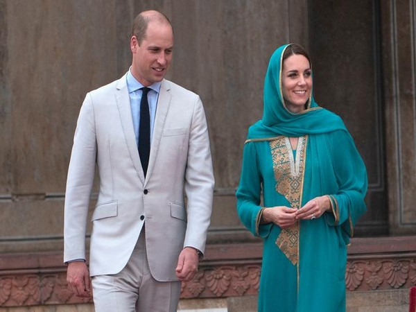 Britain's Prince William and Kate Middleton at Badshahi Mosque in Lahore