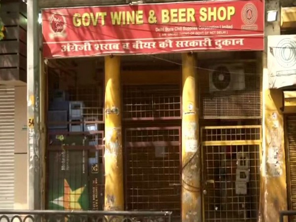 A closed shop of wine amid the coronavirus lockdown. Photo/ANI