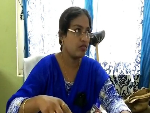 Woman tehsildar, S Haseena Begum, who demanded Rs 8 lakh as bribe from a farmer in Kurnool, Andhra Pradesh. (Photo/ANI)