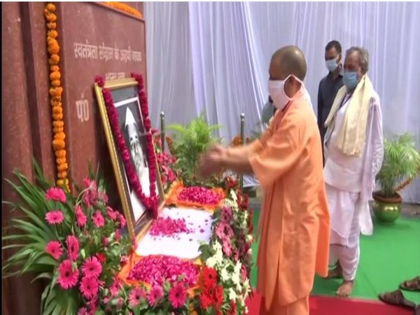 Yogi Adityanath offering tribute to Govind Ballabh Pant on his 133rd birth anniversary (Photo/ANI)