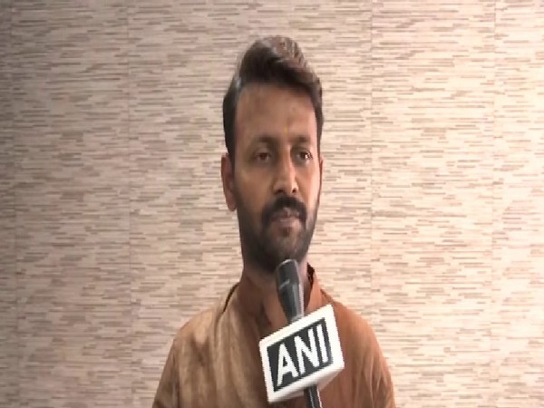 YSRCP spokesperson Manoj Kothari talking to ANI on Thursday. Photo/ANI