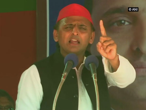 SP chief Akhilesh Yadav addressing a poll rally at Jalaun, Uttar Pradesh on Friday. Photo/ANI