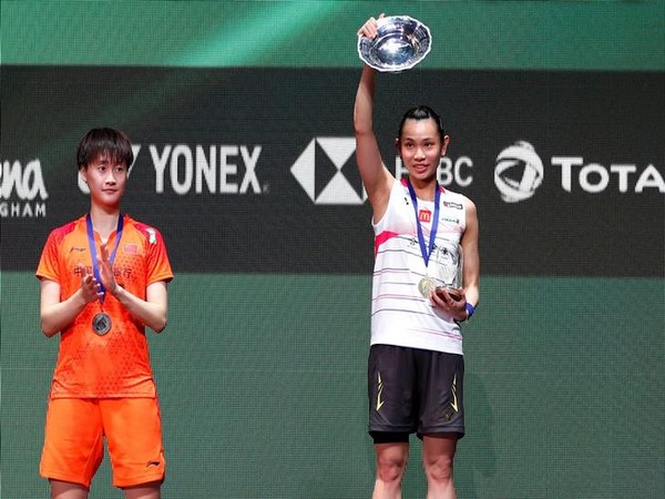 Chen Yufei (L) and Tai Tzu Ying (R)