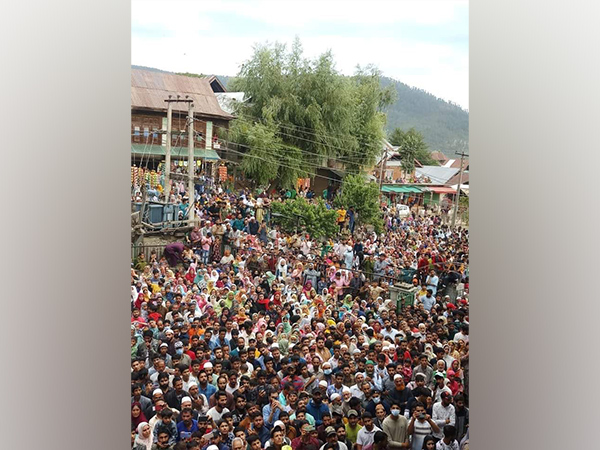 Urs of Hazrat-e-Zati Shahwali (RA) was observed at Drugmulla (Photo/ANI)