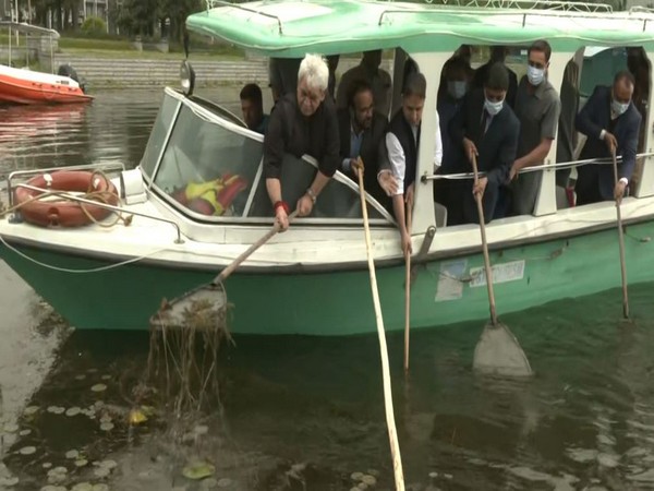 Visuals of Lieutenant Governor Manoj Sinha at Dal Lake (Photo/ANI)