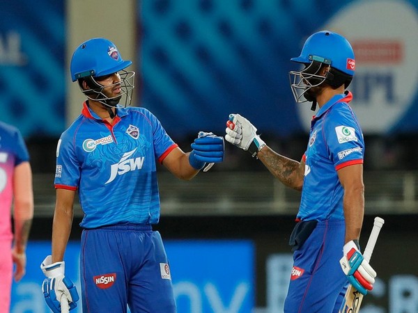 DC's Shreyas Iyer with Shikhar Dhawan (Photo/ iplt20.com)