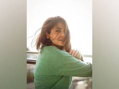 
      
      Anushka Sharma loves good lighting, proves it with her latest...
      
      