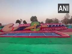
      
      Renowned sand artist Sudarsan builds world's biggest hockey stick
      
      