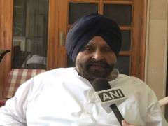 
      
      Pakistan wants to divide Sikhs, alleges Akali leader
      
      