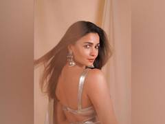 
      
      Alia Bhatt looks dazzling in metallic silver saree for ITA Awards
      
      