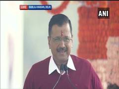 
      
      Kejriwal seeks PM Modi's blessings to take Delhi forward
      
      