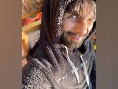 
      
      Shahid Kapoor channels weekend mood with sunkissed pictures 
      
      