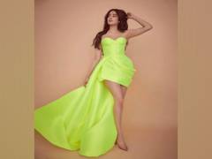 
      
      Janhvi Kapoor joins viral 'Up' challenge, flaunts her amazing...
      
      
