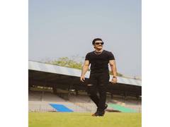 
      
      Ranveer Singh treats fans to pictures from cricket field
      
      
