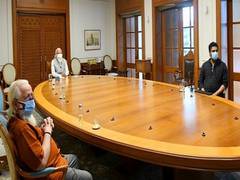 
      
      R Madhavan, Nambi Narayanan meet PM Modi to discuss...
      
      