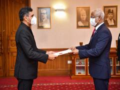 
      
      Maldives: New Indian High Commissioner presents credentials...
      
      