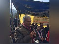 
      
      'Let's listen to new Ramayana of half-poet Olikrit Kali...
      
      