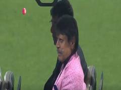 
      
      Indian cricketing legends take lap of honour at Eden Gardens!
      
      