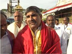 
      
      Tirupati: Political bigwigs pray for rainfall at Lord Balaji...
      
      
